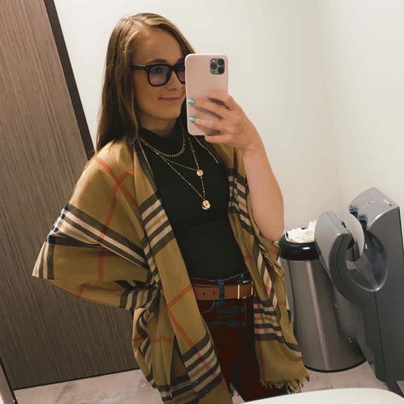 Meet your Posher, Brianna - Picture 1 of 1